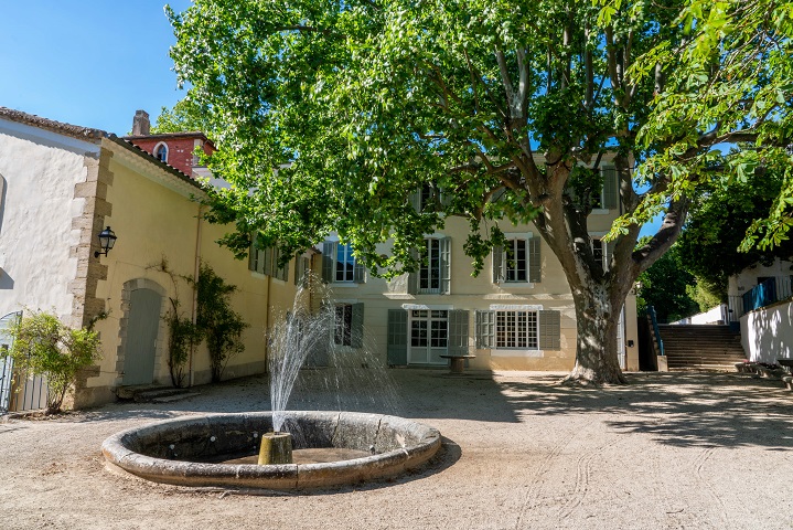 domaine la castelette, dans le luberon, en provence, lieu familial pour mariages